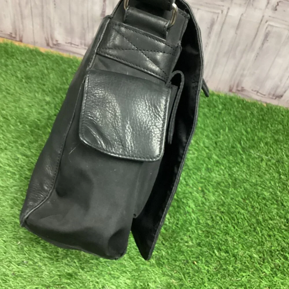 Vintage Fossil Classic Black Leather Briefcase Messanger Bag